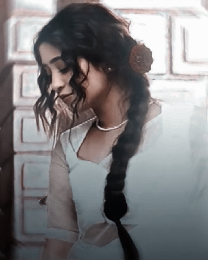 — An actress from 'that' era.🕊️

#ShivangiJoshi • #Shivangians