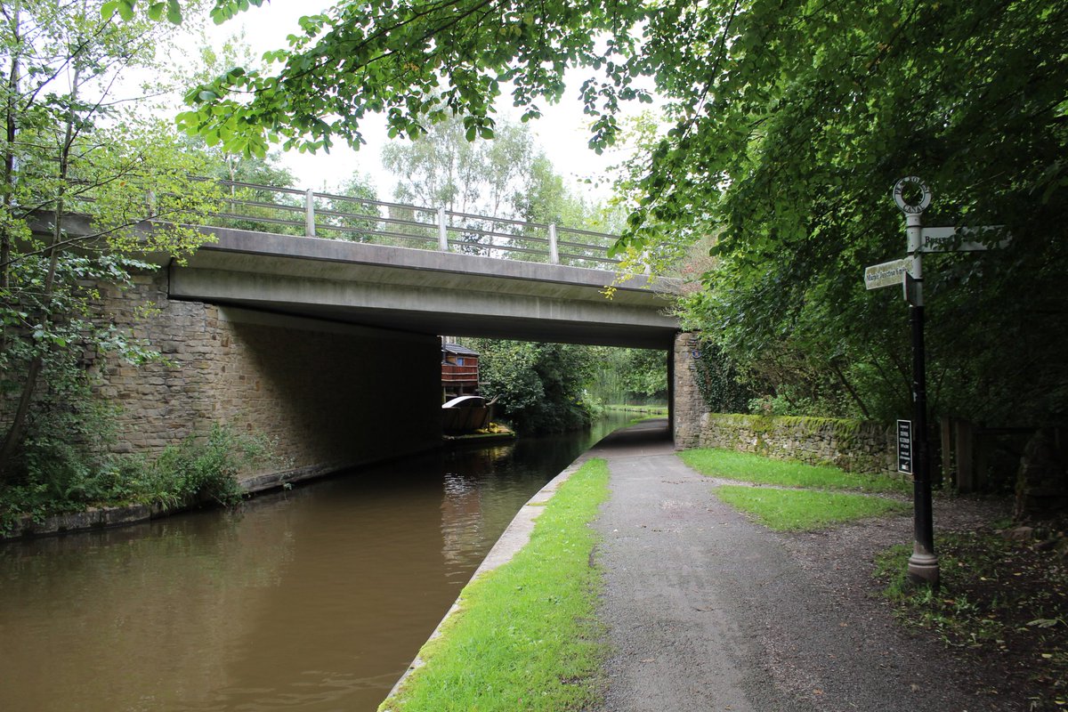 BridgesCanal's tweet photo. On the Peak Forest Canal #Bugsworth #FingerpostFriday https://t.co/rxsVJ54xiL