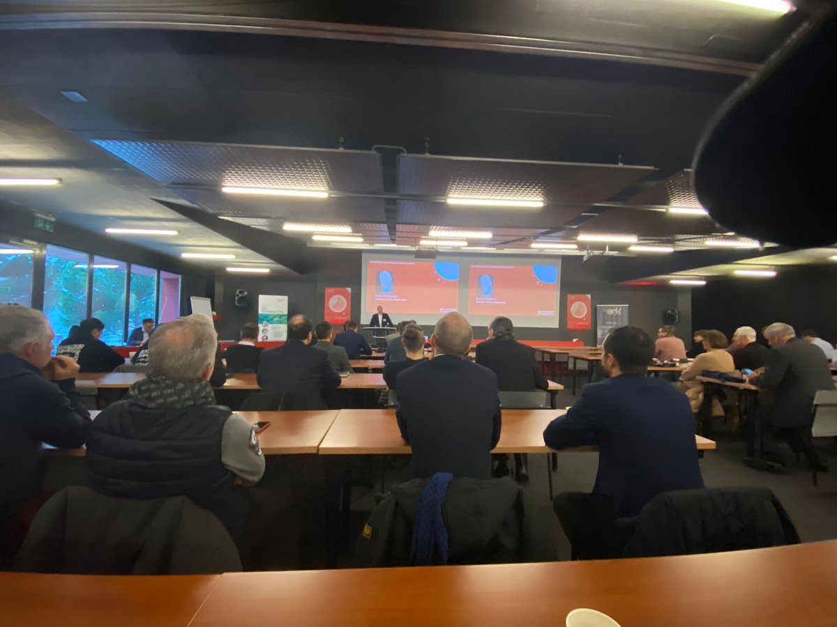 Merci au Swiss Digital Center d’organiser ces conférences à chaque fois hyper intéressantes. L’occasion aussi de retrouver nombre de nos clients et amis.