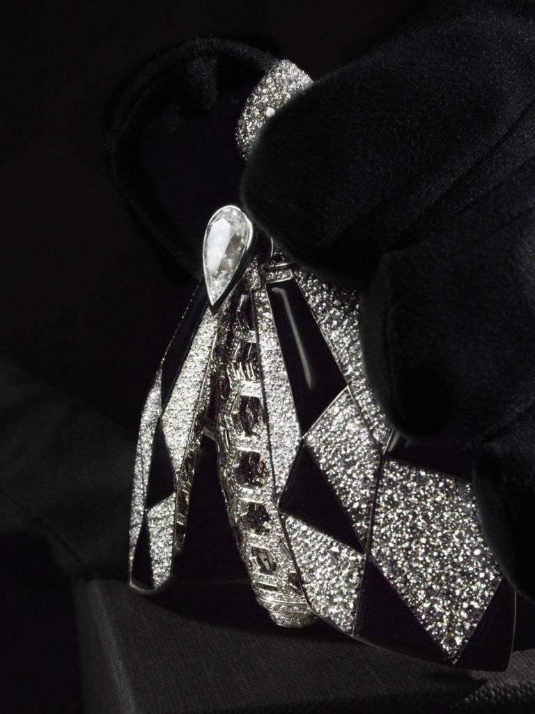 WhitePaperBy's tweet image. Le Secret de la Reine, la #pieza más especial de @Guerlain 🐝

🌐 whitepaperby.com/le-secret-de-l…