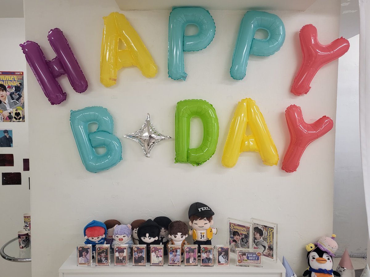 it_zang125's tweet photo. 오타 참을 수 없어 재업..
125lesoonz 님의 카페 꼬모

2등으로 입장해서 포카 틴케이스 겟🥰
귀염뽀짝한 포스터에 반해서 오기전부터 이미 기절해있었는데 가서 카페 꾸며진거 보고 귀여워서 또 기절
김탑꾸님 증사탑꾸도 샀찌렁 깜찍이 뵤뵤주노 데리고다녀야만😚

#한겨울에온_내여름
#MY_SUMMER https://t.co/29sP4xij3l