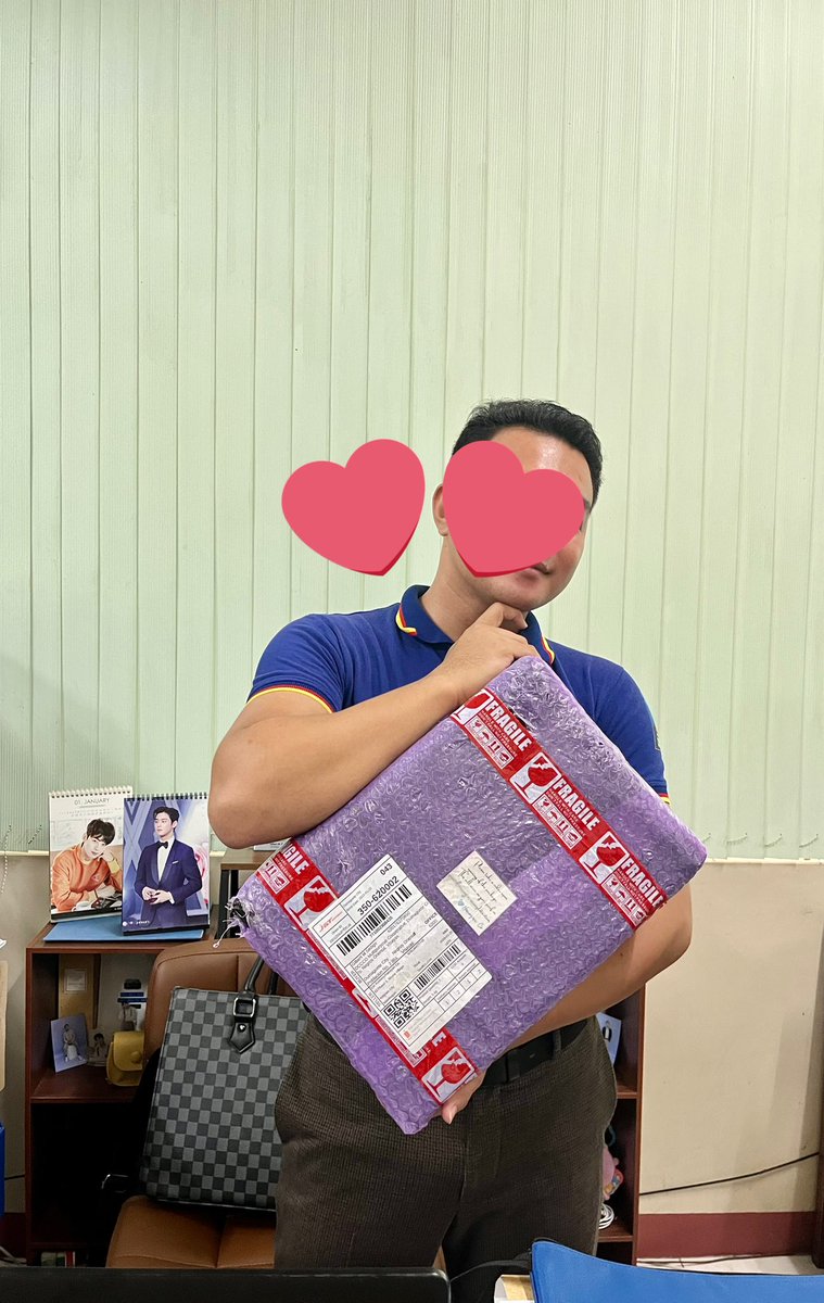 eunwoo_journal's tweet photo. Parcel arrived today 🥹
Thank you @hanayarico
you always surpass my expectations.
It’s TGIF talaga 🫶🏻
#ASTRO @offclASTRO #ASTROMerch https://t.co/lSDbFubbEA