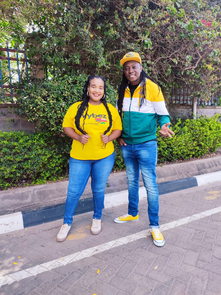 #Vybeayard  wozza! Ndio ao sisi ki yellow yellow kwenye nganya iki songa mbio mbaya kutoka asapa <a href="/VybezRadioKE/">Vybez Radio</a>    tukiwa na <a href="/deejaypatiz/">DEEJAY PATIZ</a>  kijana ya isradoo kasongee