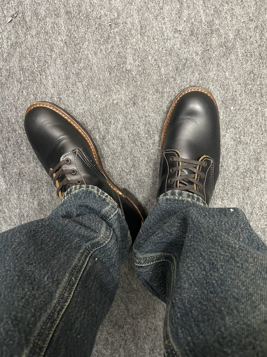 htsuno's tweet photo. 今日はフラットボックス。
お客様と会うのでカジュアル過ぎずに綺麗めに。
#redwing
#beckmanflatbox
#beckmanflatbox9060
#レッドウィング
#ベックマン
#ベックマンフラットボックス
#ベックマンフラットボックス9060
#diesel
#199509c04straightjeans https://t.co/YXQenwbITT