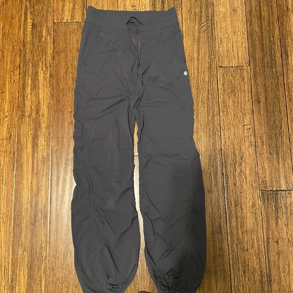 DeeGirdler's tweet photo. So good I had to share! Check out all the items I'm loving on @Poshmarkapp #poshmark #fashion #style #shopmycloset #lululemonathletica #bench #shein: https://t.co/PwVHDp0Vcu https://t.co/bNbIqQPEvb