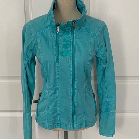 DeeGirdler's tweet photo. So good I had to share! Check out all the items I'm loving on @Poshmarkapp #poshmark #fashion #style #shopmycloset #lululemonathletica #bench #shein: https://t.co/PwVHDp0Vcu https://t.co/bNbIqQPEvb