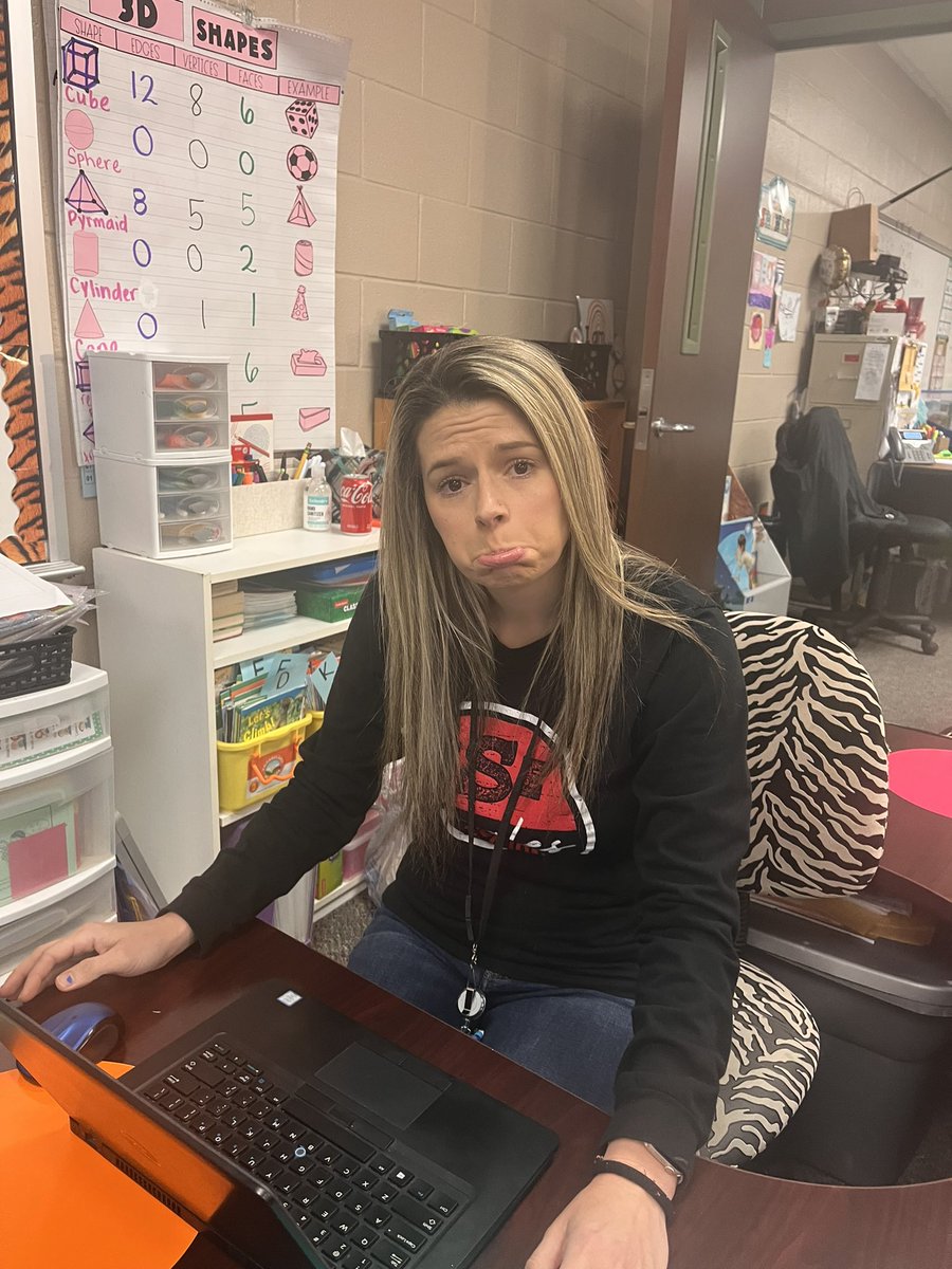 Congratulation to Barron! 🎉 He saved up and cashed in 100 Earnie buck to sit at the teacher’s desk for the entire day!! Way to go Barron, well deserved! Keep SOARing! 🦅💙👏 <a href="/BrianneKalkman/">Brianne Kalkman, MEd.</a> <a href="/HumbleISD_ESE/">Eagle Springs Elem</a> #eseSOAR