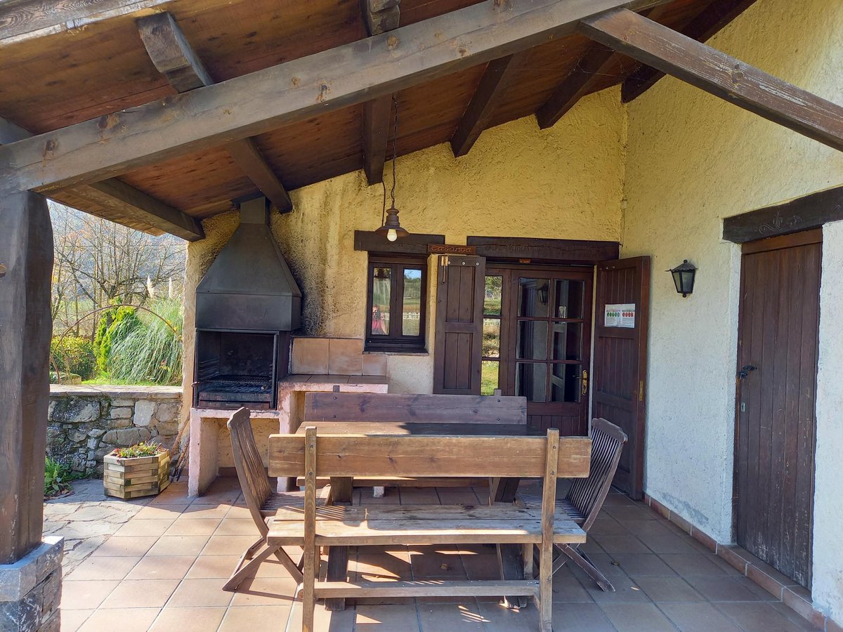 Ruralgia's tweet photo. https://t.co/JFwIL7Bkje La Cirera. Calçotada, regalamos calçots!. Desde: 24-02-2023. Sant Boi de Lluçanès. Te regalamos dos manats de calçots para tu calçotada en La Cirera. En la casa hay cuatro habitaciones, https://t.co/22waGrSHfe