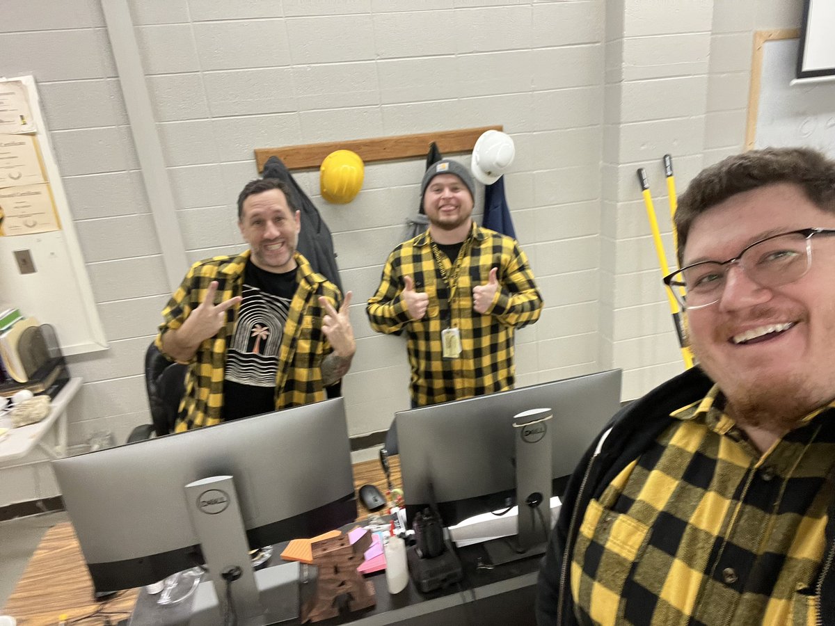 Mr_Vasich's tweet photo. #flannelfriday https://t.co/KRJ0u8X5yo