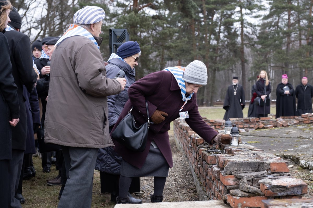 AuschwitzMuseum's tweet photo. "Today, once again, comes the time for essential human choices." 

78th anniversary of liberation of the German Nazi concentration and extermination camp #Auschwitz.

Read summary of the commemoration event: https://t.co/KZEJSHY4z7 https://t.co/Db7IOLHscl