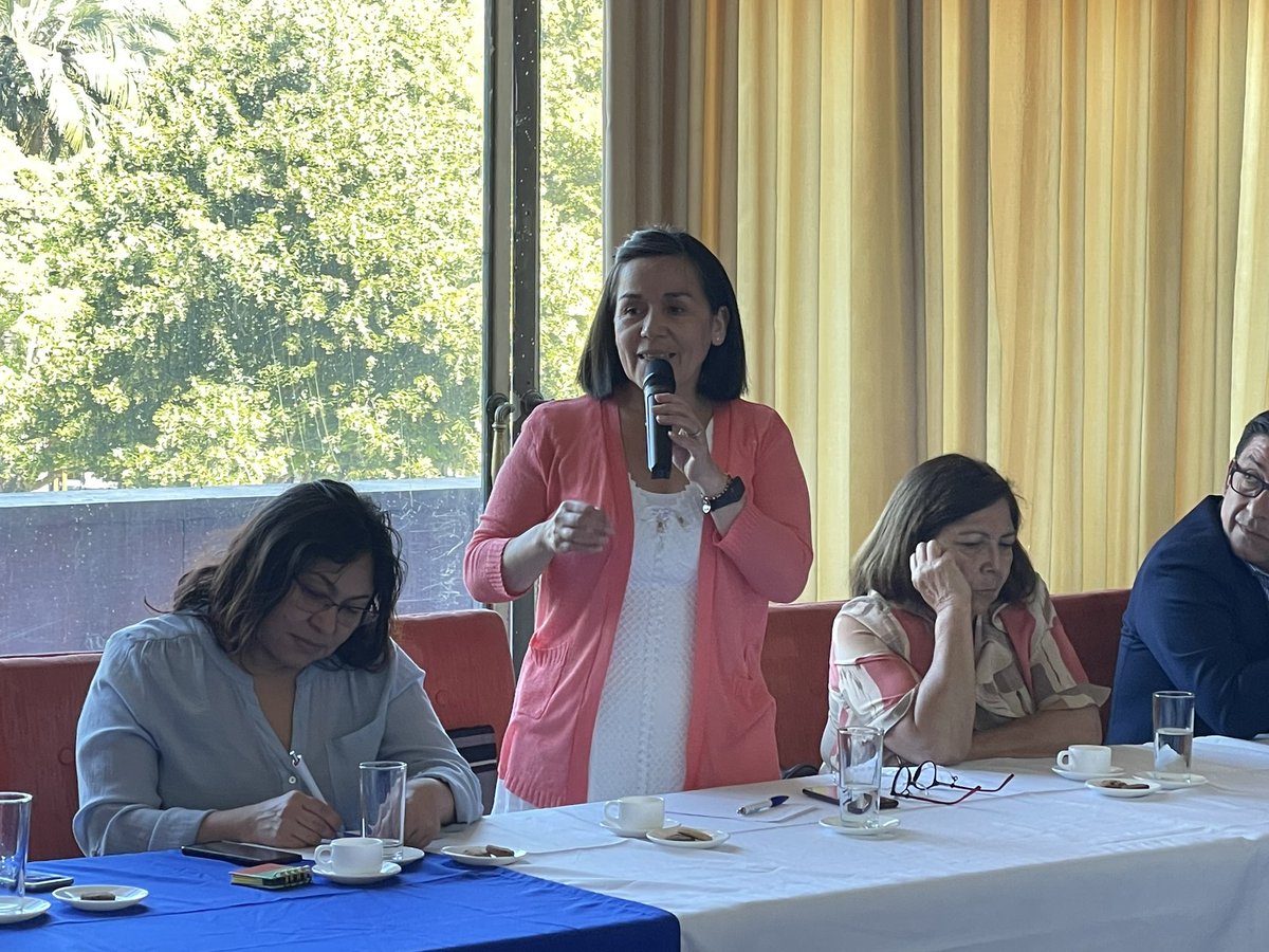 deprovconce's tweet photo. El jefe provincial de Educación @matiaravenam , participó junto a la @DPRBiobio , la Seremi Elizabeth Chávez y varios actores del ámbito educacional de la Provincia en la mesa de trabajo sobre el plan de contingencia del puente ferroviario.
🏫🌳🇨🇱 https://t.co/7gyzNi2aZC