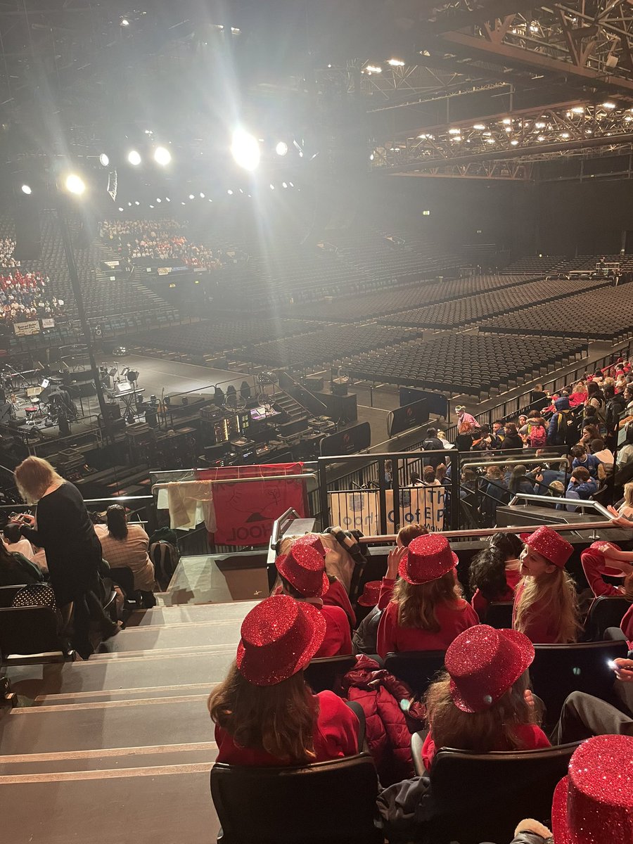 ChiltonPrimary's tweet image. We are here and VERY excited! @YVconcerts @ChiltonPrimary