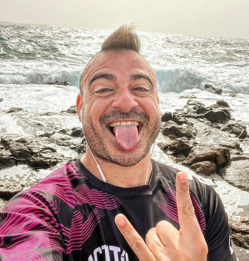 valentisanjuan's tweet photo. 🐗 Jabalincillooos!!! Estamos en directo desde Ecuador!!! Vamo pallá🤘🤘🤘

Hoy, el abuelo @sirolopez para hablar del Madrid.
 
 Tertulia de LOS PITÁGORAS:
🏎️Don @nicoabad !
👶@senen98

🏃‍♂️Charlita con @alexroca91 

Ven a vernos!👉 https://t.co/zlbU330MXL https://t.co/O830JorLpG