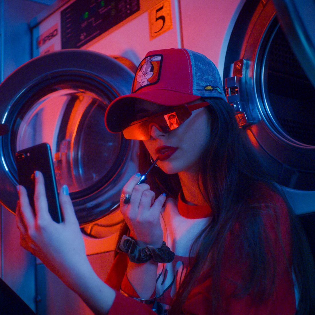 capslabofficial's tweet photo. Red mood with Bugs Bunny caps ♥️
#capslab #capslabofficial #daffy #daffyduck #looneytunes #bugsbunny https://t.co/2vXvosX3Ih