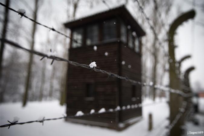 Journée de mémoire des génocides &amp; de prévention des crimes contre l'humanité

Nous honorons les victimes de la #Shoah &amp; commémorons la libération d'#Auschwitz.

La🇫🇷 se bat pour que rien ne soit jamais oublié, occulté et lutte contre l'antisémitisme &amp; toutes les formes de haine.