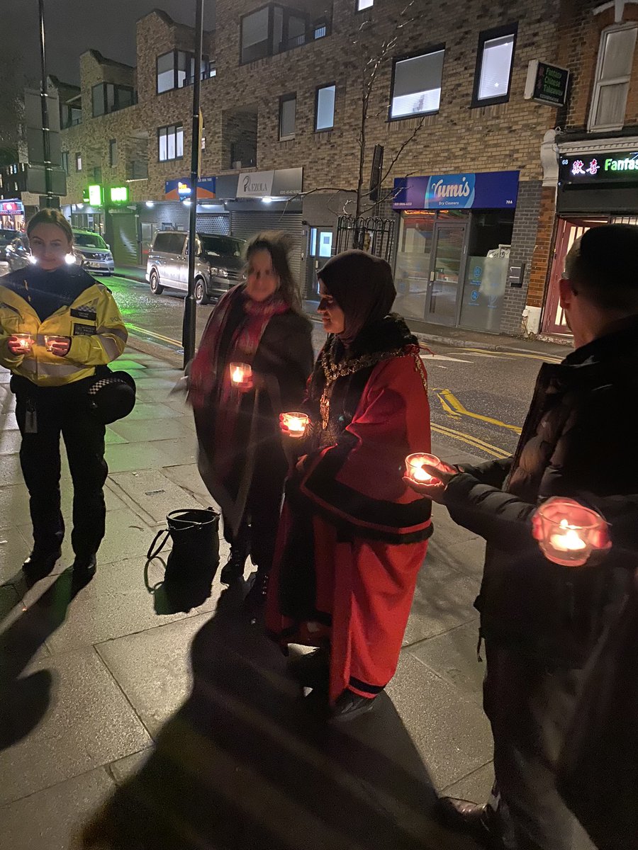 Today on #HolocaustMemorialDay Clapton Commons stand with our neighbours to remember and grieve for and reflect on the millions of Jews and others murdered in the Holocaust, under Nazi Persecution, and in the genocides which followed in Cambodia, Rwanda, Bosnia, and Darfur.