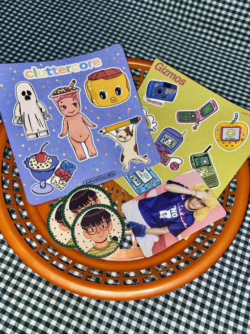 cluttercore and gizmos are now in peeling sticker sheet 🆕 who else YASSED?  + brand new prints (jeno pc not available) and sticker freebie till supplies last. 
