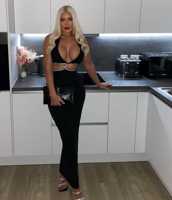 1 pic. Rather be sexy than classy ? https://t.co/RM4LXxd4aZ