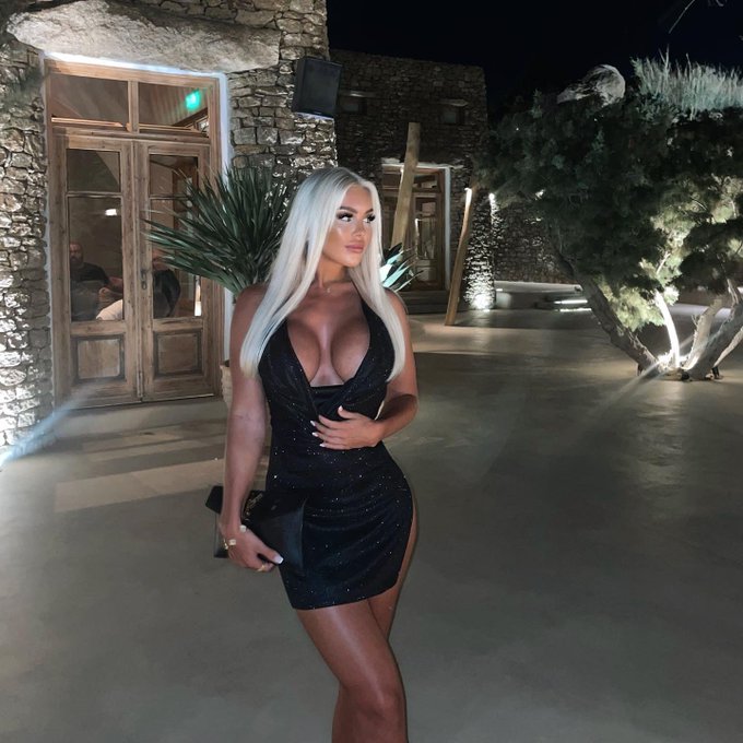 3 pic. Rather be sexy than classy ? https://t.co/RM4LXxd4aZ