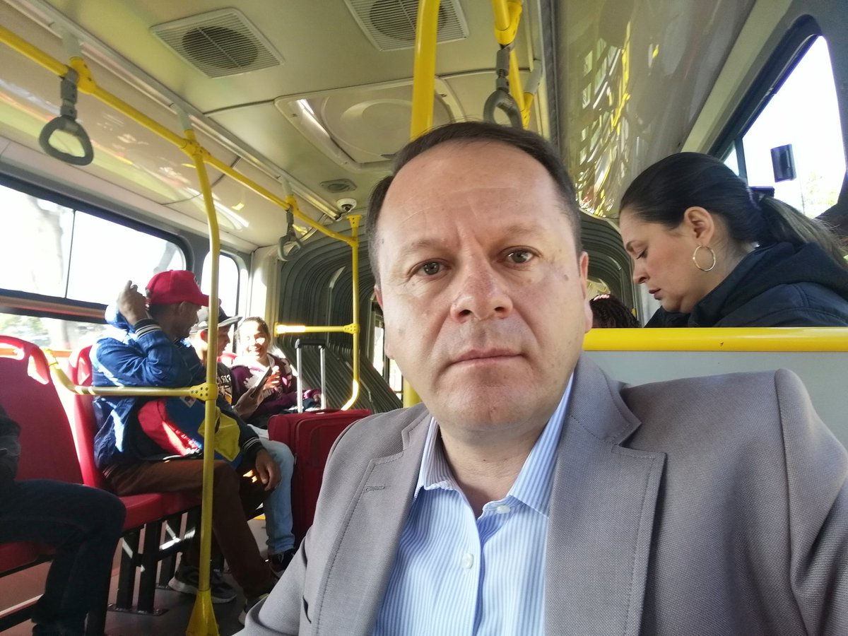 Liderfredy's tweet photo. #Metro Increíble que hayamos pasado tantos años, lustros, décadas y casi un siglo tomando una decisión tan importante para movilizarnos, sabiendas ze que es un bien para tod@s. @bogotabonita https://t.co/YNFvD16GWQ