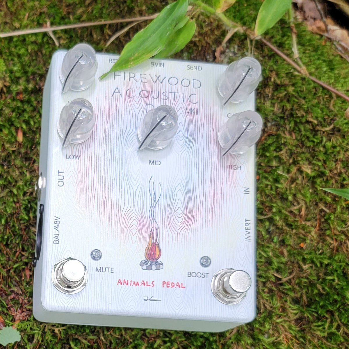 animalspedalusa's tweet photo. Firewood Acoustic DI box - take control of your tone! #animalspedal #acousticguitar #directbox #preamp https://t.co/nRfbzc3Ybz