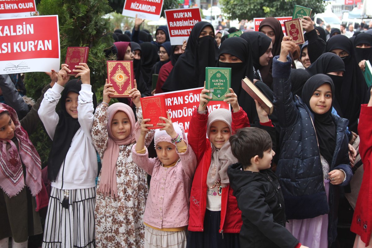 Bugün Adana'mızda yer ve gök Kur'an'dı. Kur'an aşığı Müslüman kardeşlerimizle basın açıklamamızı gerçekleştirdik.

Emeği geçen herkese teşekkür ediyorum.