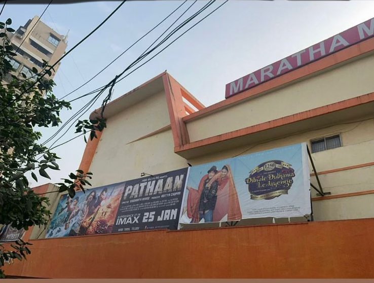 pooja_dadlani's tweet photo. Between these two pictures.. all of us have had a journey to cherish. @iamsrk’s journey… And just in case you don’t get tickets for Pathaan… you know what to watch!! https://t.co/y2ZznuySlu