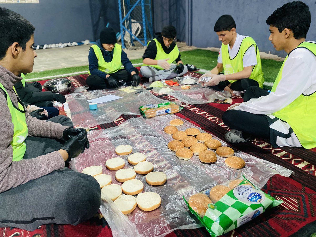 autic_1's tweet photo. من ضمن البرامج المقدمة والمفاجآت الموسمية
 
-إعداد الوجبات من قبل المشاركين🌯🍟 
حيث يساهم ذلك في تعزيز مبدأ التعاون والعمل بروح الفريق، وينمي القدرة لديهم لإعداد الوجبات لأسرهم وإدخال السرور عليهم
-وإقامة ورشة عمل حول المشاريع القي��ية 👥📝
-الدوري الرياضي⚽️
-مسابقات حركية🥇🏆 https://t.co/fr169lpR9R