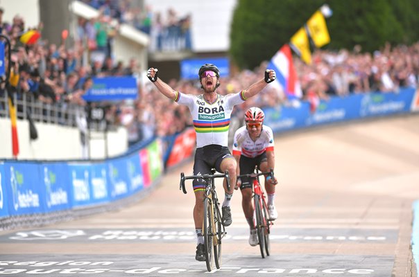 Alvaro_P_F's tweet photo. Uf, se retira Peter Sagan. Vaya bajón. Gracias a él y a Contador me aficioné al ciclismo hace 10-15 años. Un killer y un showman. Imposible que no fuera tu ídolo. Recuerdo incluso que era el favorito de mi hermano pequeño, que nunca veía el ciclismo. Siempre me preguntaba por él. https://t.co/QGrNEDe5wC