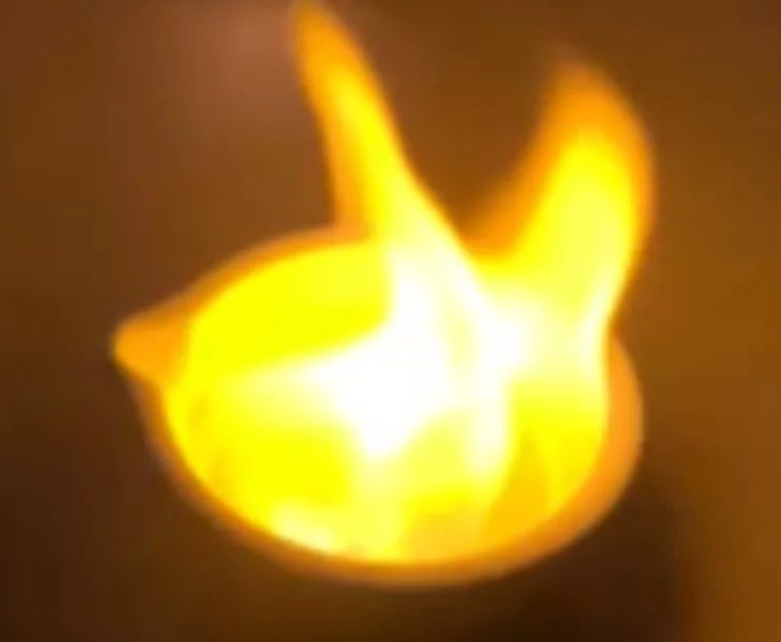 InsOlimpia's tweet photo. 🔥Espectres a la flama.🔥
En aquesta pràctica, l'alumnat de 4t va conèixer els diferents colors de les radiacions emeses per alguns àtoms al metall.
#metodologia #espectres #laboratori #ciències #4tESO #OlímpiaTeam
#FiQ #FísicaiQuímica https://t.co/xOMVlzYI5S