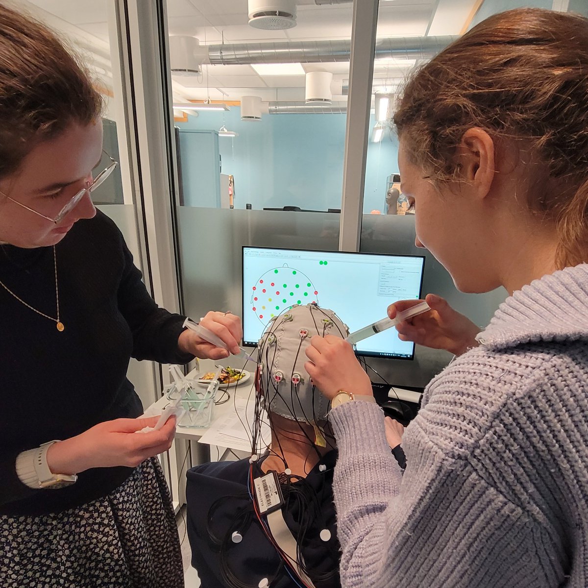 PoLaR Lab (@lab_polar) on Twitter photo An exciting new EEG study from the <a href="/ADIMLinguists/">ADIM Team - Linguists at work!</a> project is underway in the lab! An exciting new EEG study from the <a href="/ADIMLinguists/">ADIM Team - Linguists at work!</a> project is underway in the lab!