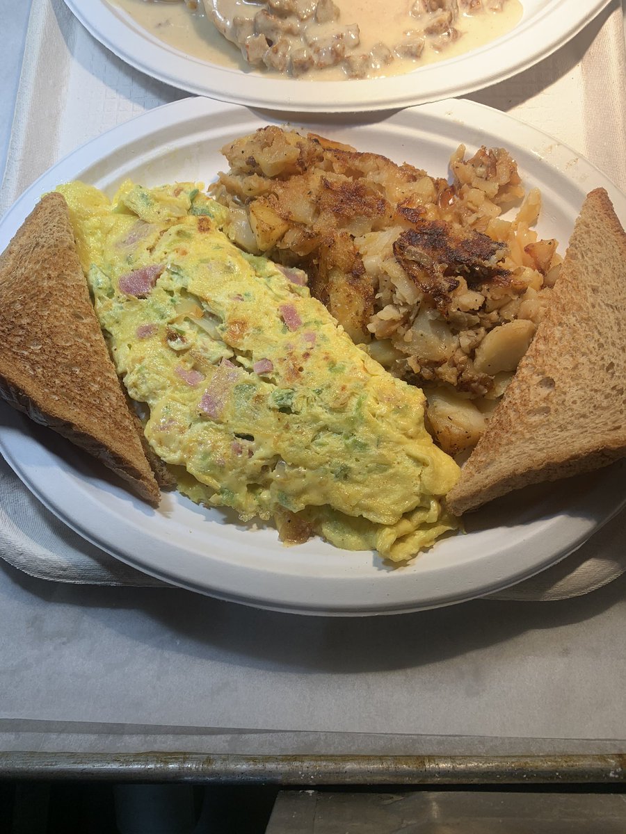 SimplyMaries's tweet photo. Happy Friday! Start your day with a hot and delicious omelette!! #besteats #bestbreakfast #bestinbaltimore #bestinmaryland #stayhungry https://t.co/0iJNasOSaA