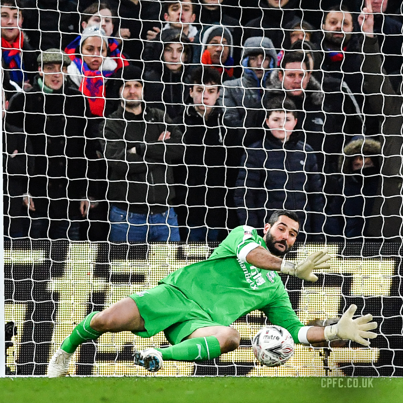 CPFC's tweet photo. #OnThisDay in 2019 we beat Spurs 2-0 in the @EmiratesFACup 😍

It was also Julián Speroni's final game for Palace ❤️💙

#CPFC