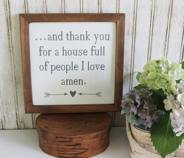 CountryWorkshp's tweet photo. And I thank you Family Sign #APrayer #ThankYou for a House Full of People that I Love Signs with Sayings #Thankful #Blessed #tmtinsta https://t.co/imot4rvOCV via @Etsy https://t.co/CMGsxqLpoj