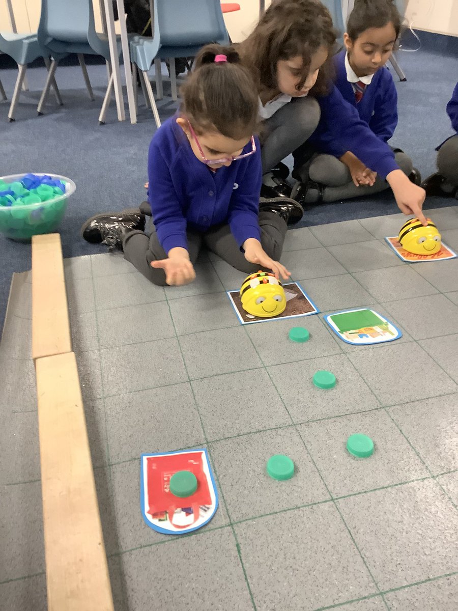 maindee_primary's tweet image. #Team12RJ have been using the Bee-Bots to collect rubbish and take it to the correct recycle bin. We found it really tricky to start with but have not given up!! #DigitalResilience
