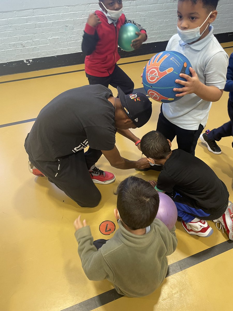 61Physicaledu's tweet photo. Nothing makes me happier when one of our babies grow into an AMAZING (almost) adult. Justin doing community service and taking over my class ❤️ #ourbabies #10thgrade #PE #LOVELOVELOVE #hesanatural #destinedforgreattimes #61fam https://t.co/1aou5IoYOK