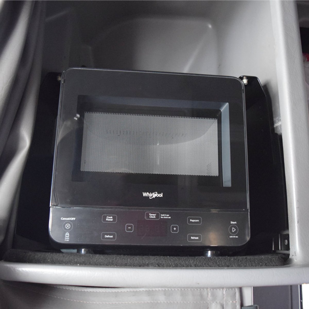 raneyschrome's tweet photo. Healthier food, Healthier Drivers! 🍲
Heat up your meals with this powerful microwave that's just as good as the one you have at home!
#raneys #semitruck #trucker #cab
Heat up your food here: https://t.co/aFFQRudE28 https://t.co/dTQT1uKLUQ