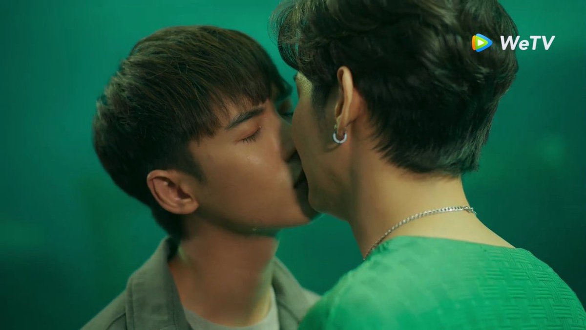 PotaeFiles's tweet photo. This kiss what soo beautiful 🥺
#609BedtimeStory #609BedtimeStoryEP10 https://t.co/sPp0QIfFhC