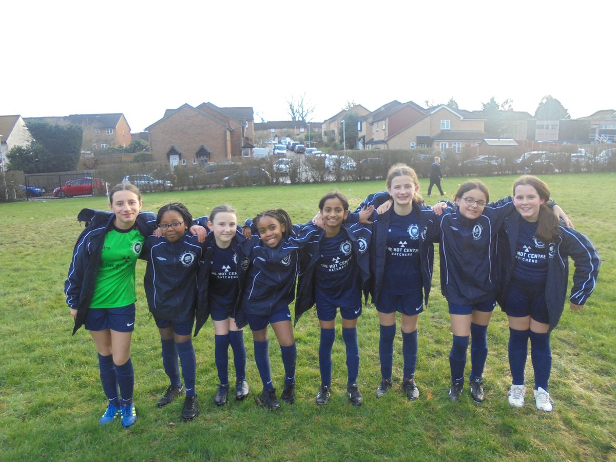 WoodOxhey's tweet image. Feeling #proud of our girls football team for representing @WoodOxhey in their first match last night. Congrats to @BrometPrimary for their 2-3 victory. Adult spectators commented on all the girls&apos; sporting attitudes and #respectful manner. A credit to both schools! @Agora_LP