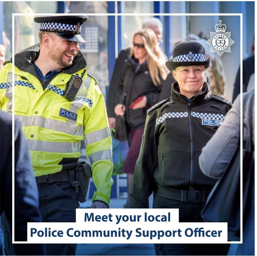 Your Neighbourhood Policing Team are at the Sports Pavilion in #Handcross from 0930 to 1100hrs this morning, please come along if you are free for a chat. @SussexPolice @SussexPCC @alertmessages #NHW #NeighbourhoodPolicingWeek #CommunityEngagement #WM1Rural #Bsection #PCSO20088
