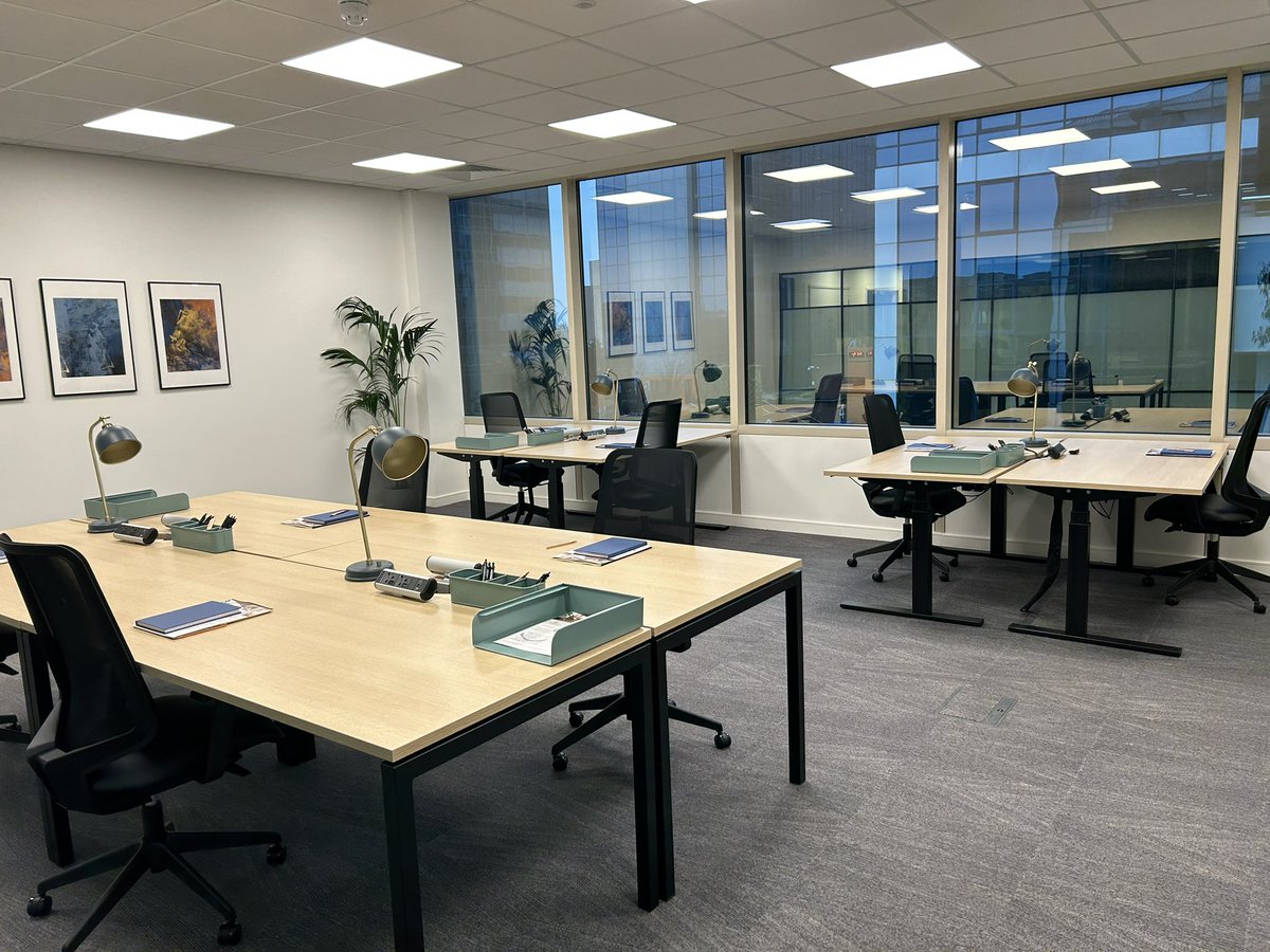 GMCC_Diane's tweet photo. Absolutely love this space! @SerendipityLabs #manchester Stunning fit out, co working space, office space,fab range of meeting rooms, booths… love it! #coworking #meetingspace I will be there working/meeting lots! @gmchamber event there v soon! https://t.co/uOJUJGnqBC