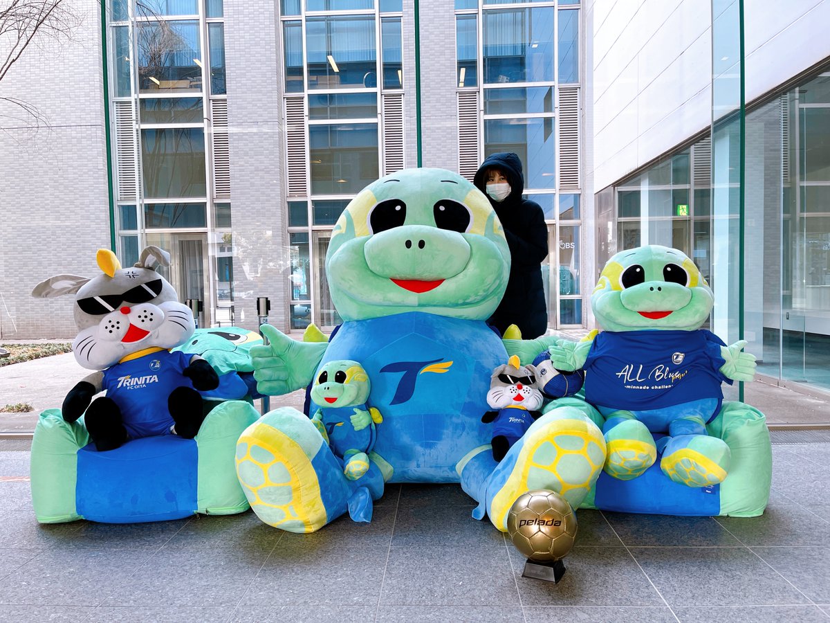 いつの間にやら #メガニータン の
撮影スポットが解禁📸
もしかしたら、オフモードは
オーラゼロと噂のレアキャラ⭐️
カッツミーこと私にも会えるかも?
(え?いらない…😭)
しかもペアチケットも100人に🎫
ぜひ、お近くにいらした際は
OBSロビーのニータンスペースへ✌️
#大分トリニータ #trinita