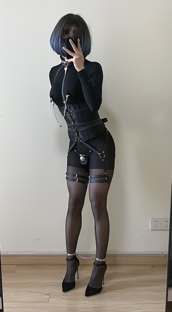 回来的第一件事就是把自己锁起来了🔒
#自缚 #捆绑 #绳艺 #紧缚 #束缚