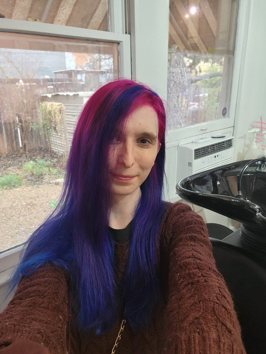 Alicea7games's tweet photo. Wanted Twitter to see my new hair ^.^ 
#irlthings #selfie https://t.co/7EiyhBgvJY