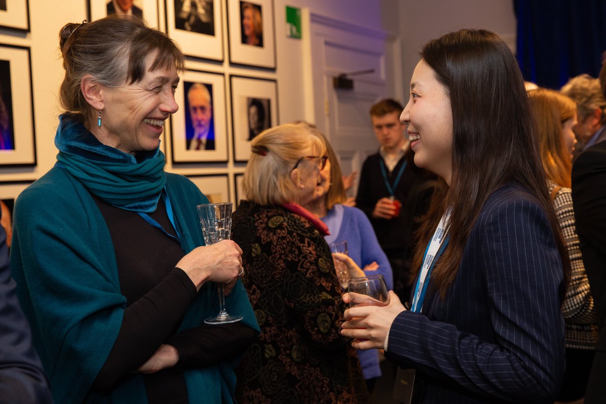 Lots of smiling faces at last week's OUBEP 70th anniversary event with @NuffieldCollege at @ChathamHouse. 
#OUBEP70 
#economics 
#executiveeducation
