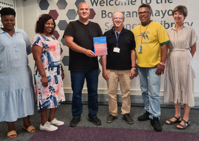 <a href="/leonard_shapiro/">Leonard Shapiro</a> shares the 13th ed. of Biomedical visualization with <a href="/uct_bmhsl/">Bongani Mayosi Health Sciences Library (BMHSL)</a> @UCT_ICHLibrary. <a href="/UCTLibrary/">UCT Libraries</a>. <a href="/BioSciUCT/">Biological Sci UCT</a> This edition published by <a href="/SpringerNature/">Springer Nature</a> highlights the benefits of innovative, art-based teaching and learning approaches in the biosciences.