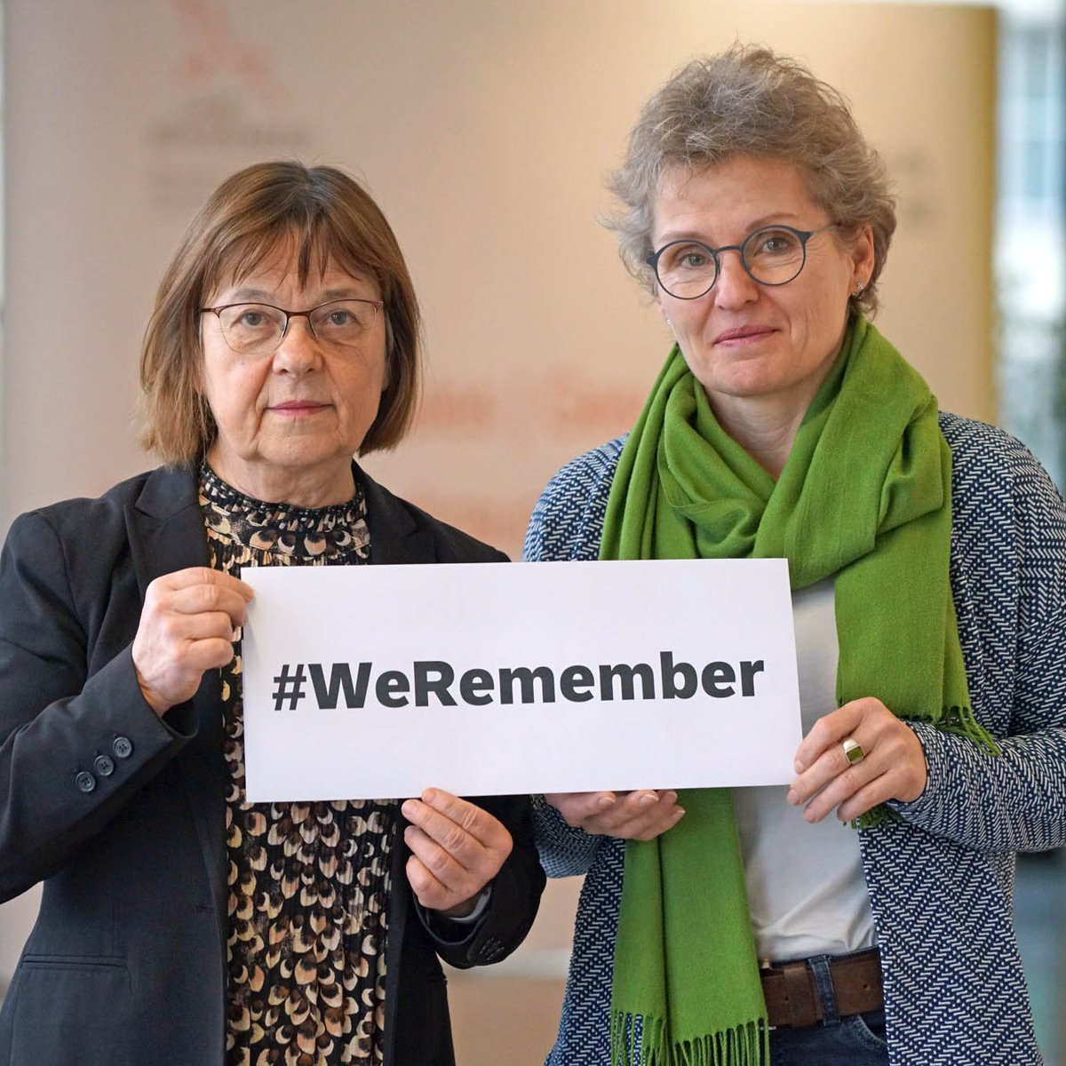 Wir dürfen diese barbarischen Verbrechen niemals vergessen! 

Tag des Gedenkens an die Opfer des Nationalsozialismus: Im <a href="/Bundestag/">Deutscher Bundestag</a> wird erstmals auch an Menschen erinnert, die wegen ihrer sexuellen Orientierung oder geschlechtlichen Identität Opfer wurden. #WeRemember