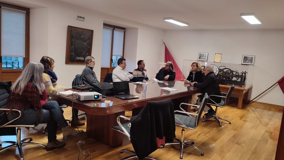 comunalnavarra's tweet image. Ya estamos en marcha para ampliar #Comunal a otras zonas de Navarra. Ayer, representantes de los pueblos que se incorporan al proyecto visitaron Allo, que ya está en su segundo año del programa.