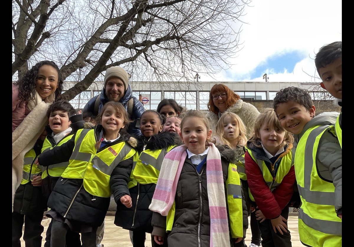 MissAddae's tweet photo. Aqua loved their visit to the Museum of the Home this week, we loved looking at how homes have changed over time! @ShacklewellE8 @MuseumoftheHome @WeLoveHackney @NewWaveFed https://t.co/TJmV3CeATK