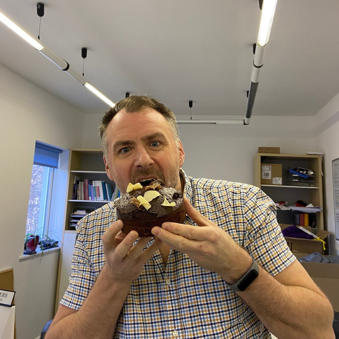 EdgeGroupScot's tweet image. Today is National Fun at Work Day, but it is also National Chocolate Cake day... And what better way to have fun at work than to share some chocolate cake? 😁🤷‍♀️
(We promise that David did share this cake with us! 🤣)

#FunAtWorkDay #ChocolateCakeDay #DaysOfTheYear #TeamEdge